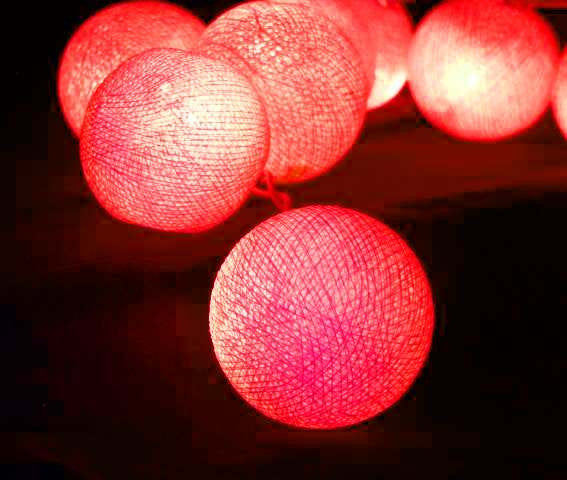 1 Set of 20 LED Red 5cm Cotton Ball Battery Powered String Lights Christmas Gift Home Wedding Party Bedroom Decoration Outdoor Indoor Table Centrepiece ShopFrenzy